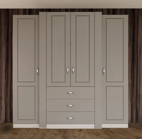 Четирикрилен гардероб БУТИК 1